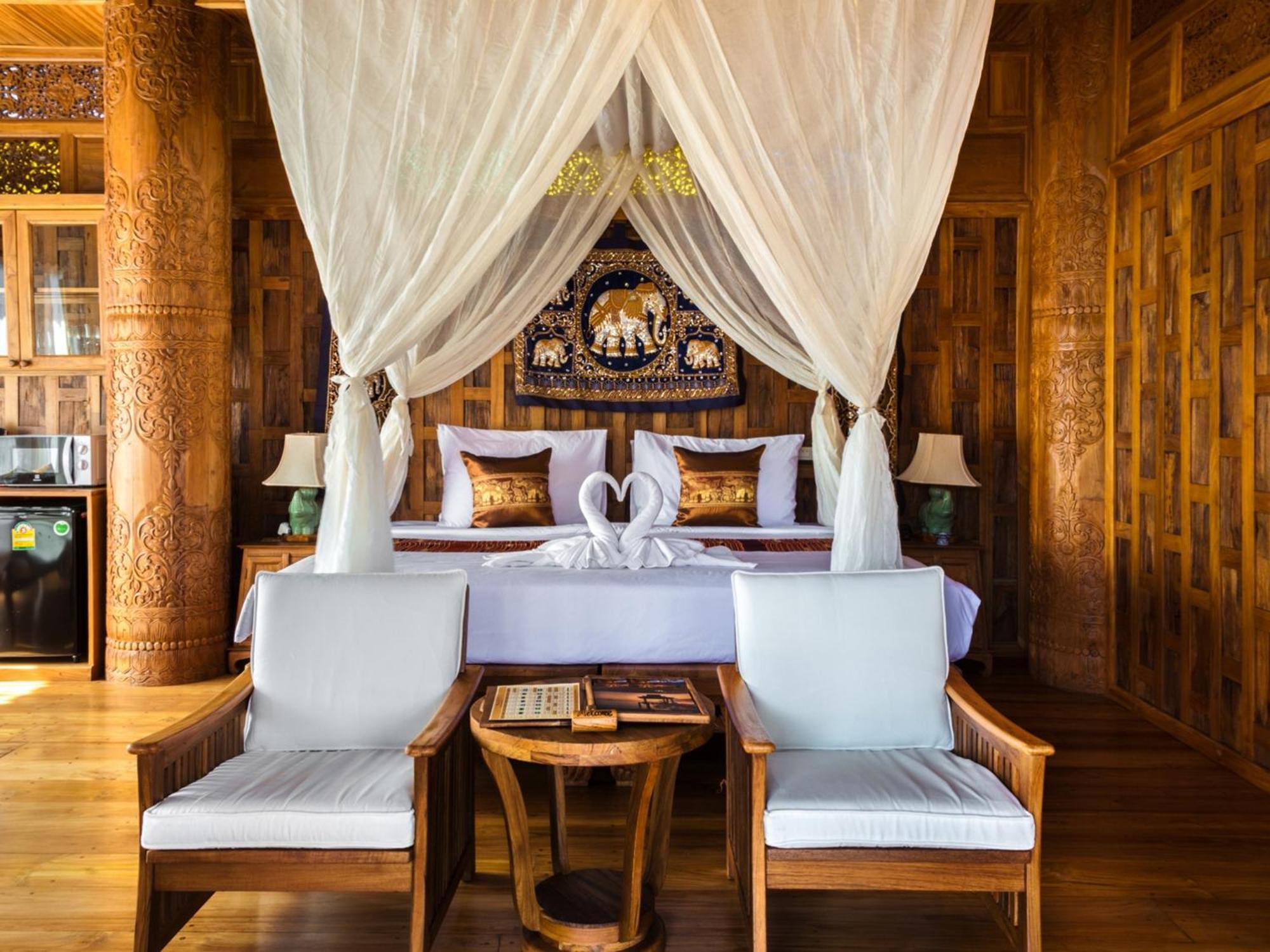 אתר נופש Santhiya Phuket & 5*